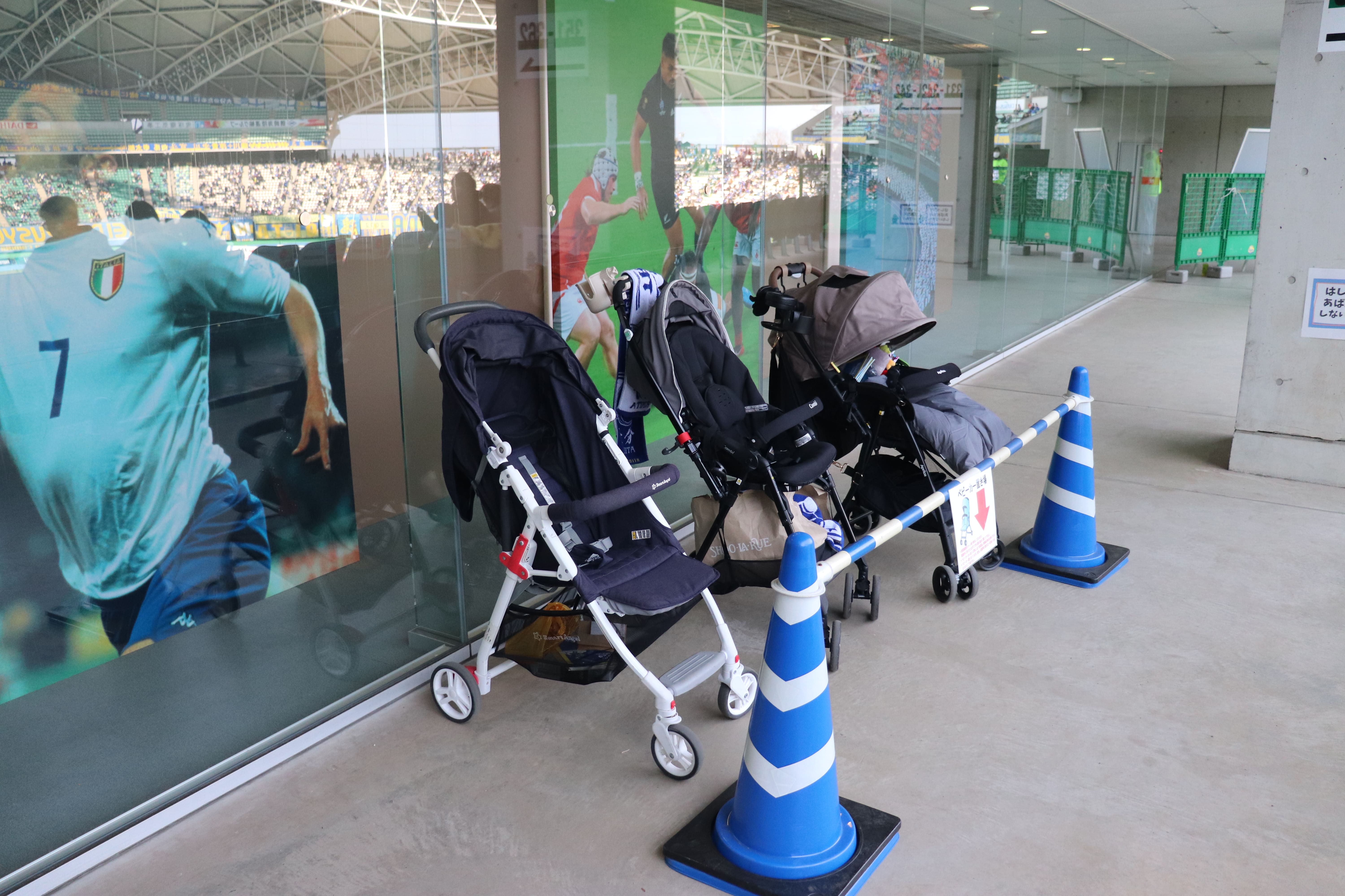 ベビーカー置き場画像